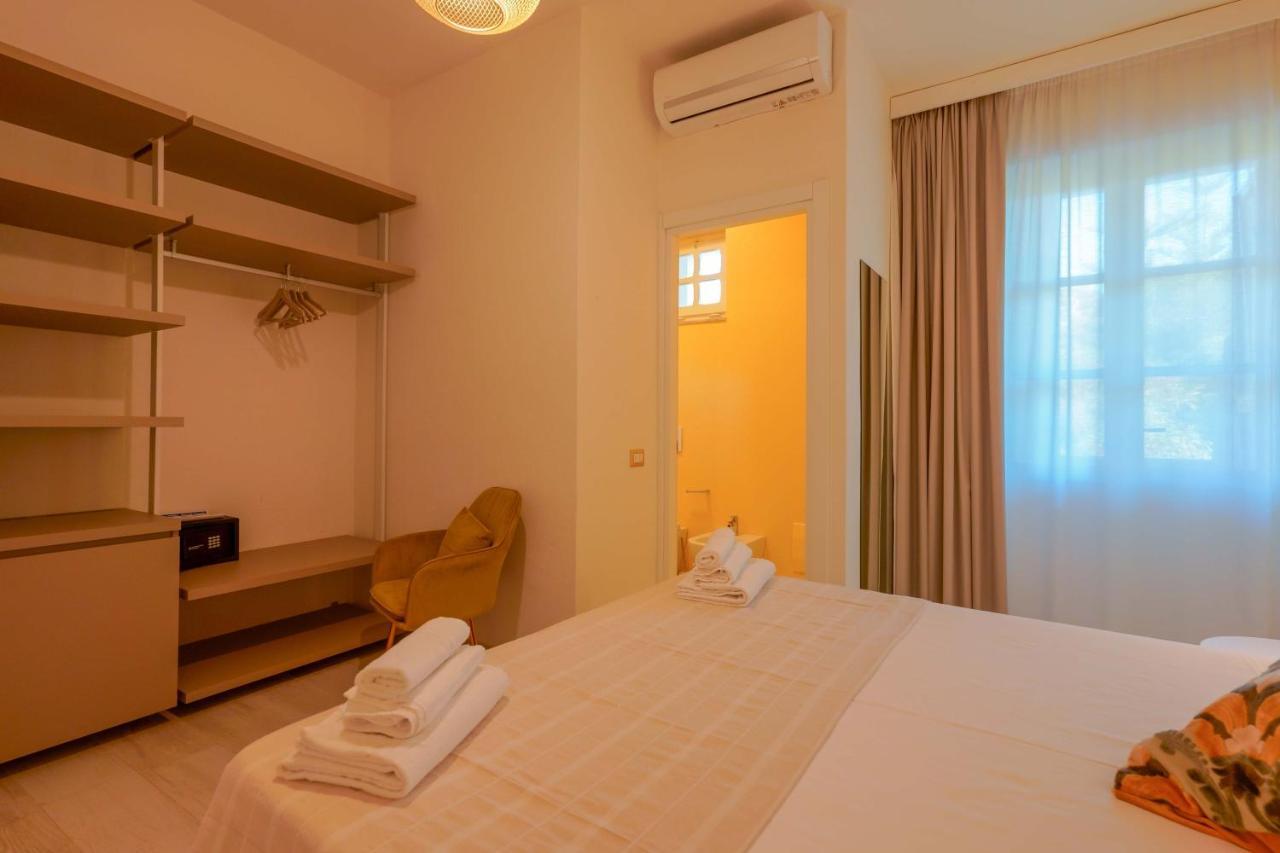 Hotel Maison Del Sole Terra Mala Bagian luar foto
